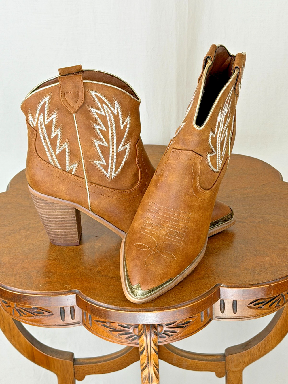 NIB Very Volatile LA Taylor Caramel Leather Western Short Boot Womens 9 #0313